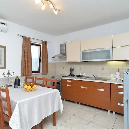 Διαμέρισμα Jadranko 1761 Peroj