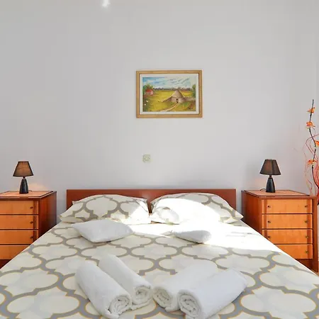 Apartment Jadranko 1761 Peroj
